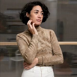 Creatures of Comfort taupe turtleneck xs